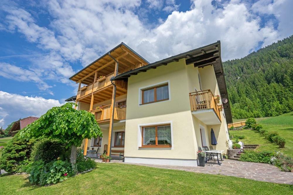 Haus Lackner Am Weissensee In Kaernten Exterior photo